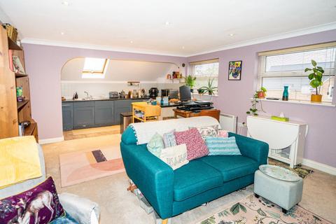 2 bedroom flat for sale, Brooklands House, Leighton Road, Leighton Buzzard