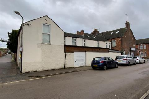 5 bedroom end of terrace house for sale, Cambridge Street, Wolverton, Milton Keynes