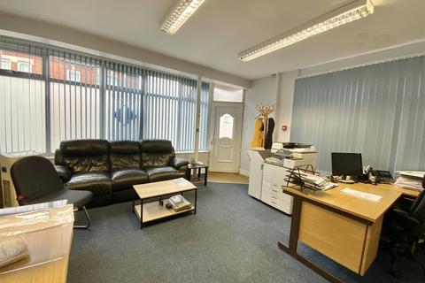 5 bedroom end of terrace house for sale, Cambridge Street, Wolverton, Milton Keynes