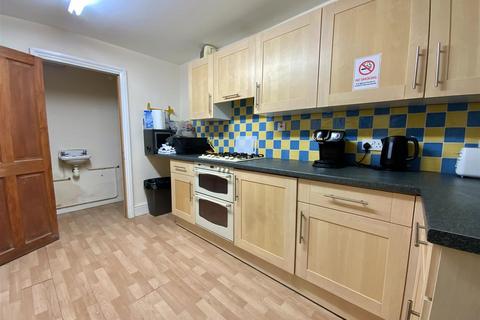 5 bedroom end of terrace house for sale, Cambridge Street, Wolverton, Milton Keynes