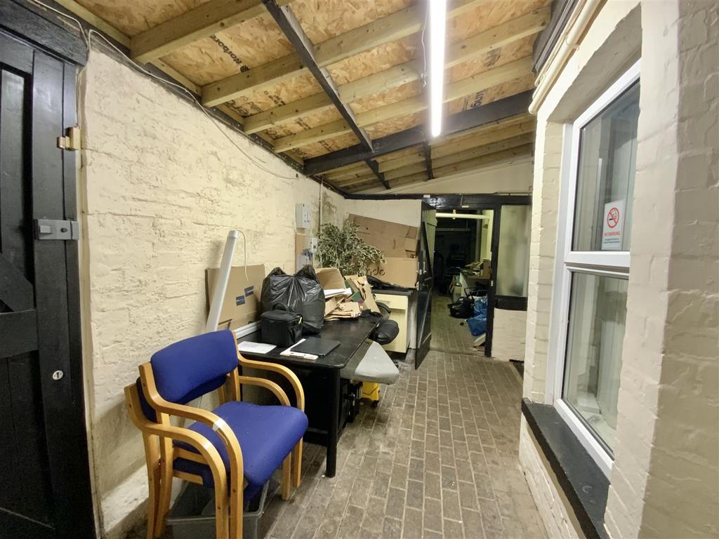 Covered courtyard