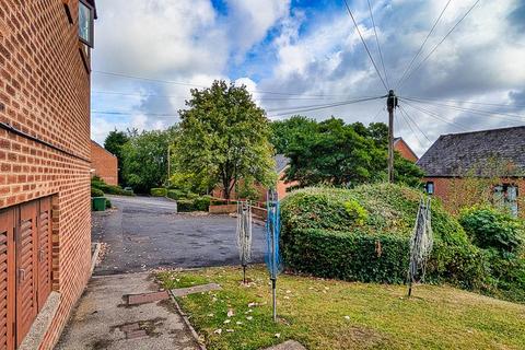 2 bedroom flat for sale, Hooton Road, Carlton, Nottingham