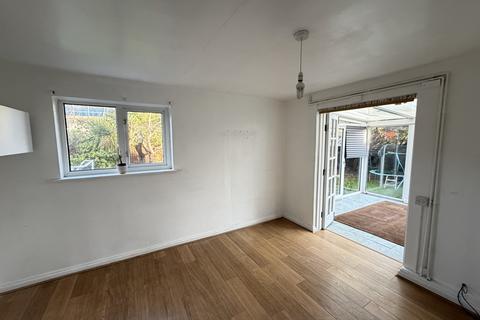 3 bedroom end of terrace house to rent, Sketty, Mayflower Close