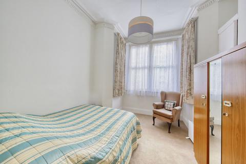 1 bedroom flat for sale, Earlsfield Road, London, SW18