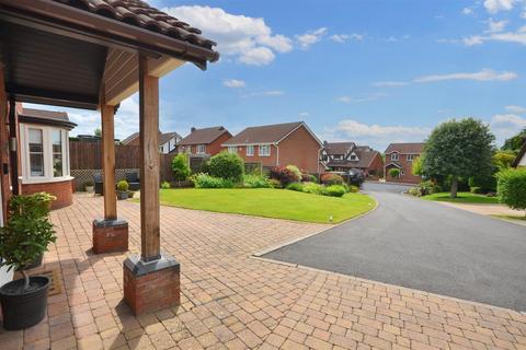 3 bedroom detached house for sale, Harrow Place, Stone
