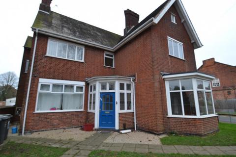 2 bedroom flat to rent, London Road, Coalville, LE67