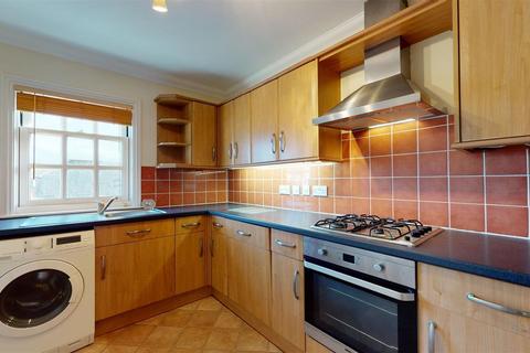 2 bedroom flat to rent, Coventry Gardens, Deal, Kent, CT14