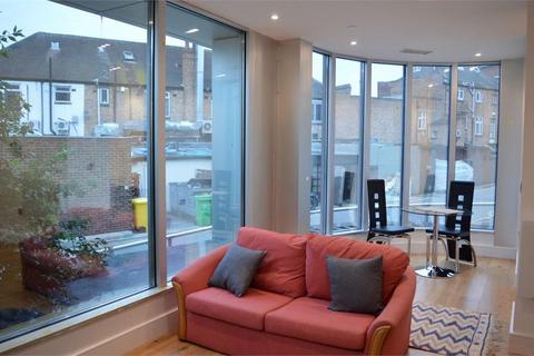 1 bedroom apartment to rent, Staines Road, Hounslow TW3