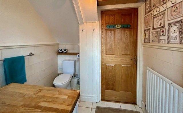 Cloakroom/Wc
