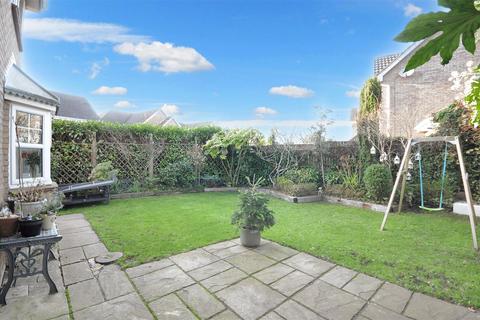 4 bedroom detached house for sale, Trinity Drive, Stone