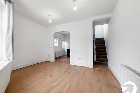 3 bedroom detached house to rent, Bloomfield Road, London, SE18