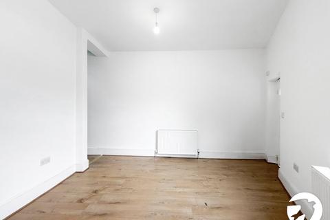 3 bedroom detached house to rent, Bloomfield Road, London, SE18