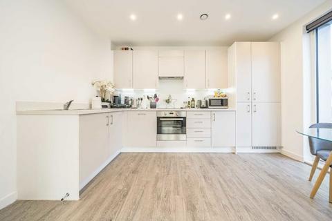 2 bedroom flat for sale, Cornforth Lane, London NW7