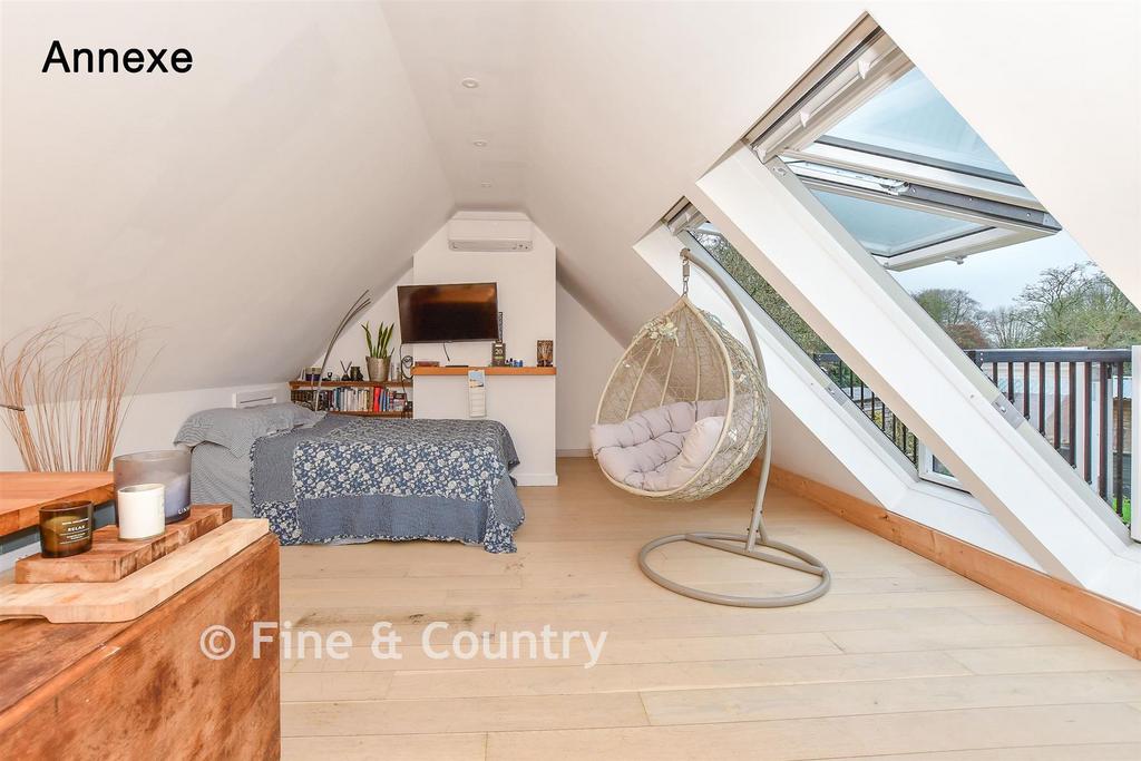Annexe Room 1