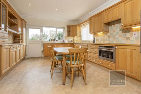 5 bedroom detached house for sale, Holt Road, Norwich NR10