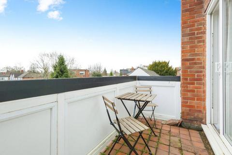 1 bedroom apartment to rent, Sheen Road, London, TW9