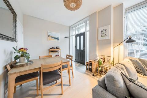 2 bedroom apartment for sale, Fassett Road, Kingston Upon Thames