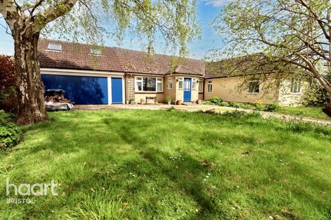4 bedroom detached bungalow for sale, Kingway View, Corston