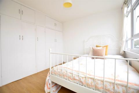 2 bedroom maisonette to rent, Putney Hill, LONDON SW15