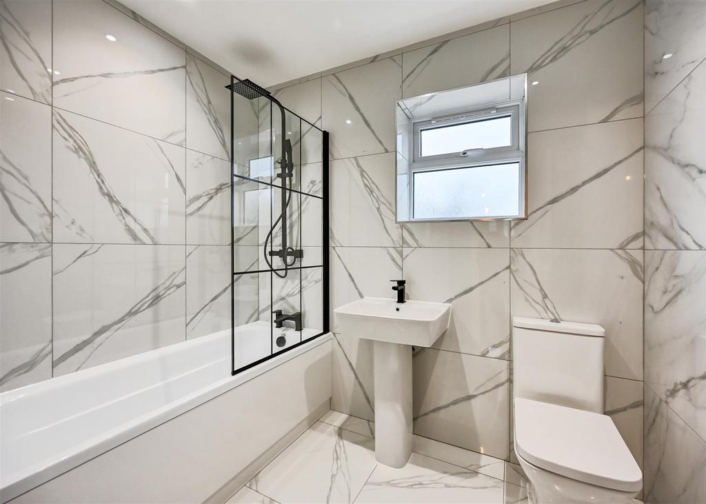 16 Redford Drive-07.jpg