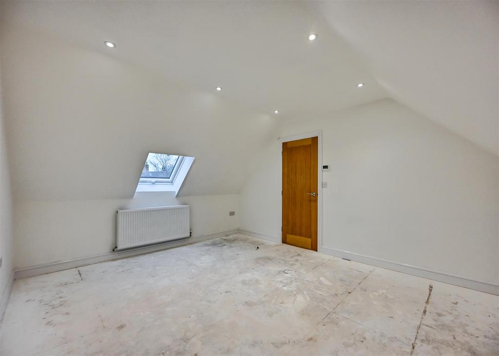 16 Redford Drive-10.jpg