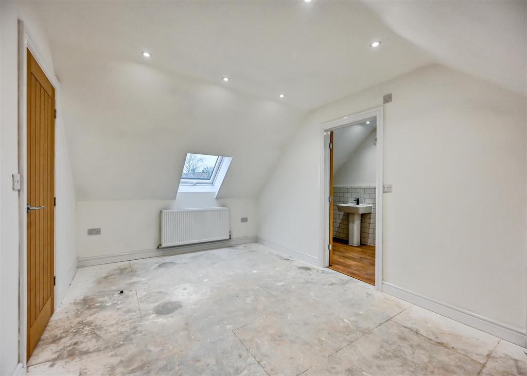 16 Redford Drive-08.jpg