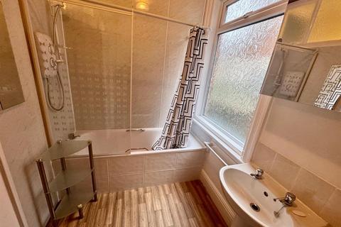1 bedroom apartment to rent, Grange Avenue, Scarborough