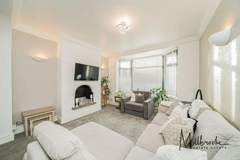 3 bedroom semi-detached house to rent, Leigh Road, Worsley, M28