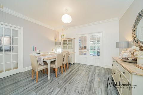 3 bedroom semi-detached house to rent, Leigh Road, Worsley, M28