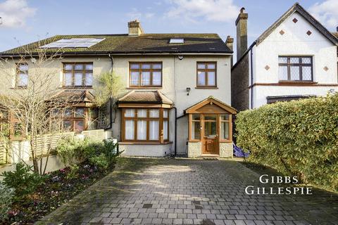 4 bedroom semi-detached house to rent, Whitchurch Gardens, Edgware, HA8