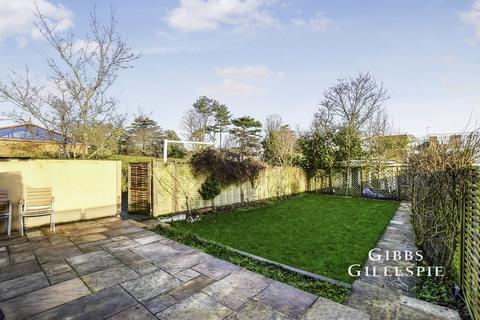 4 bedroom semi-detached house to rent, Whitchurch Gardens, Edgware, HA8