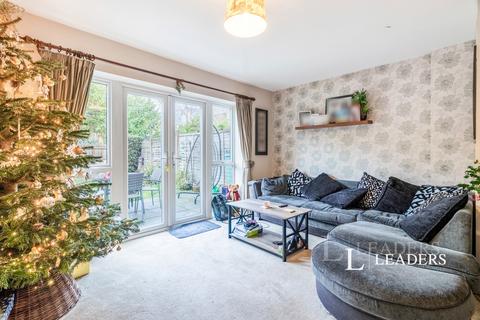 3 bedroom house to rent, Parkview Way, Epsom, Surrey, KT19