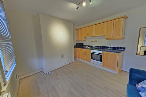 1 bedroom flat to rent, Hampstead High Street, London NW3