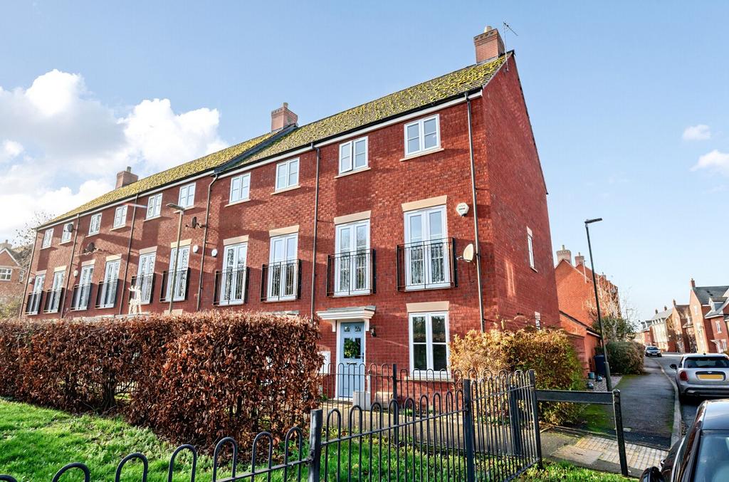 3 Bedroom End Terrace for Sale