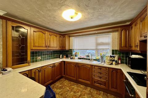 undefined, Heol Y Gors, Cwmgors, Ammanford