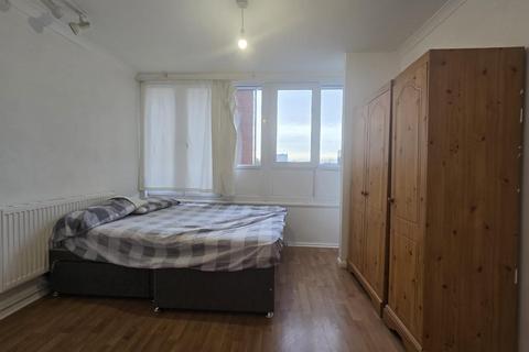 2 bedroom flat to rent, College Gardens, London N18
