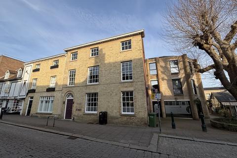 Retail property (high street) to rent - Bury St. Edmunds IP33