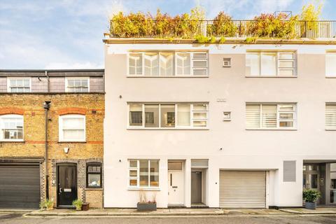 undefined, Johns Mews, London WC1N