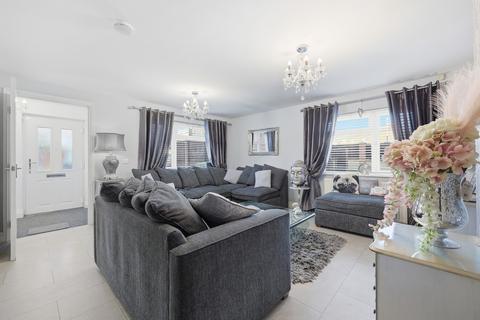 5 bedroom detached house for sale, Neave Crescent, Romford, RM3