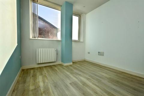 1 bedroom flat to rent, 20 Upperton Road, Eastbourne