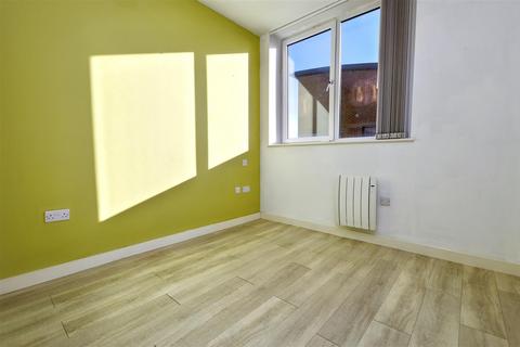 1 bedroom flat to rent, 20 Upperton Road, Eastbourne