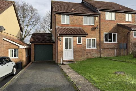 3 bedroom semi-detached house for sale, Clos Y Deri, Dafen, Llanelli