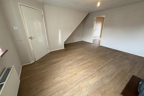 3 bedroom semi-detached house for sale, Clos Y Deri, Dafen, Llanelli