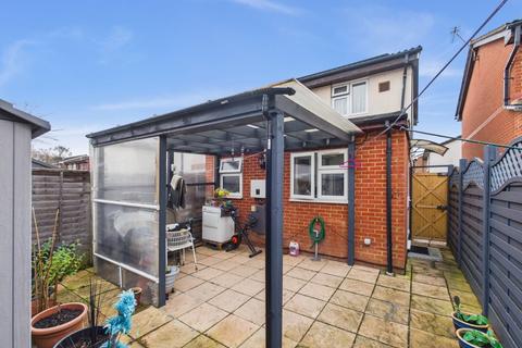 3 bedroom end of terrace house for sale, Heathlands Way, Hounslow, TW4