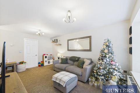 3 bedroom semi-detached house for sale, Badminton Close, Bridlington