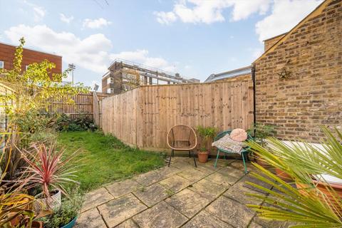 2 bedroom flat for sale, Collingbourne Road, London W12