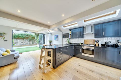 4 bedroom terraced house for sale, Wadham Road, London, SW15