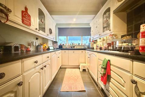 3 bedroom semi-detached house for sale, Clent Road, Stourbridge DY8