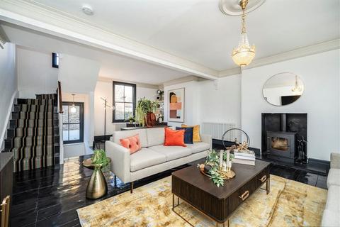 3 bedroom flat for sale, Sidney Square, London E1