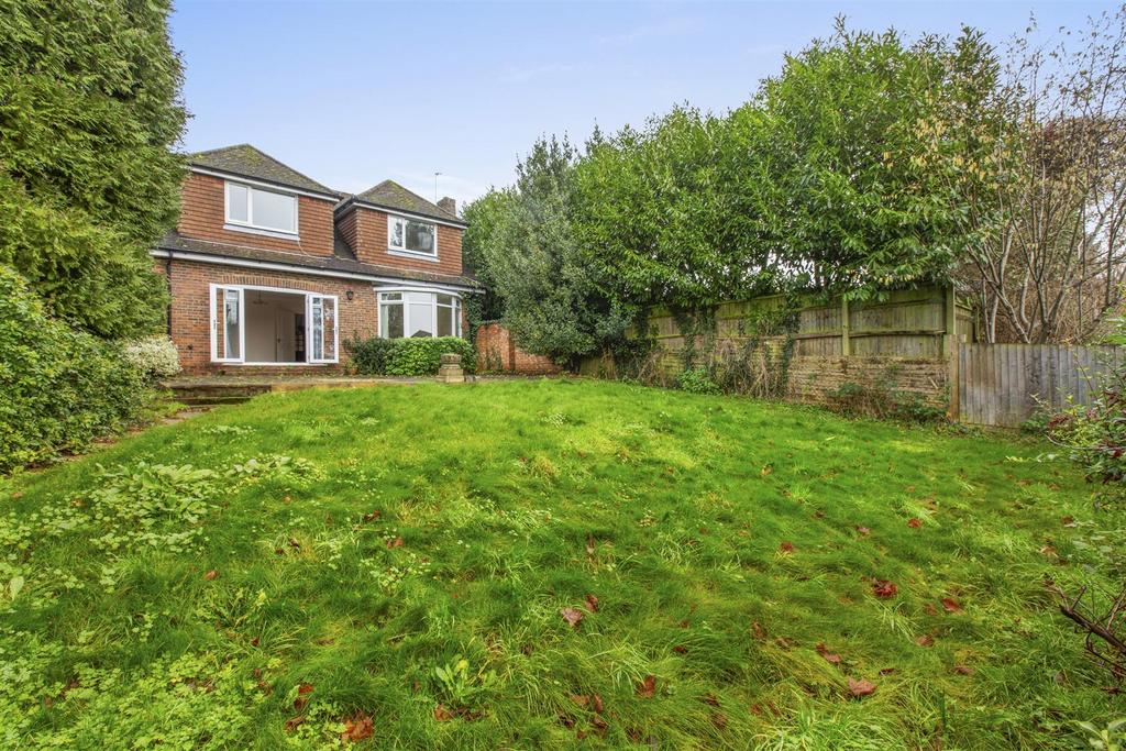 20a Maybrook Gardens, HP13 6 PJ-12.jpg